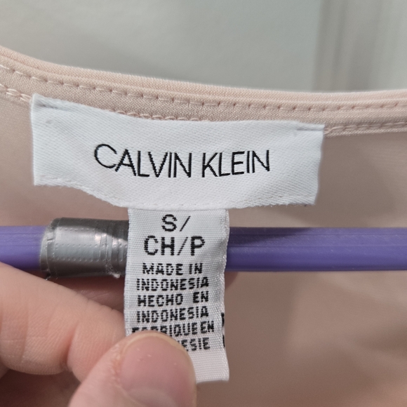 Calvin Klein Women's Pink V-Neck Top - Picture 2 of 4